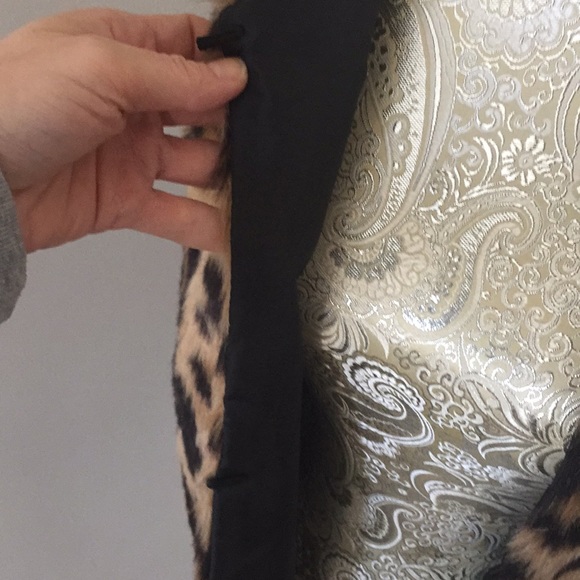 Romeo and Juliet Couture Faux Fur Vest in Medium - Picture 3 of 9